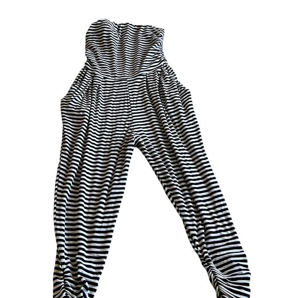Fashion Magazine Black & White Striped Tube Jumpsuit – Size L/Grande - Picture 1 of 6